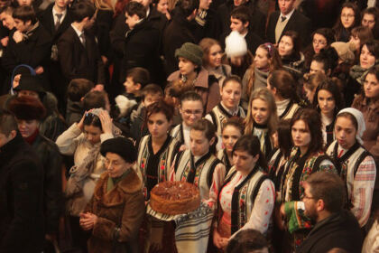 Copiii la liturghie în ziua Sfântului Igantie Teoforul – fotografia 18