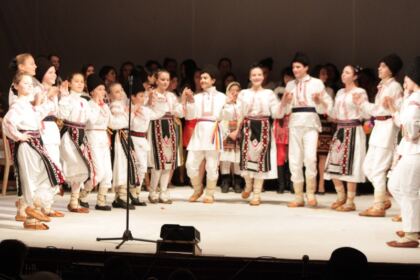 Spectacolul „Crăciunul multicultural” – fotografia 9