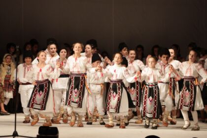 Spectacolul „Crăciunul multicultural” – fotografia 13