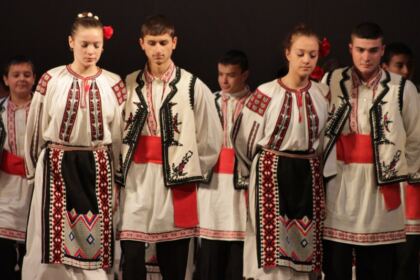 Spectacolul „Crăciunul multicultural” – fotografia 16