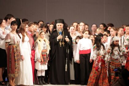 Spectacolul „Crăciunul multicultural” – fotografia 17