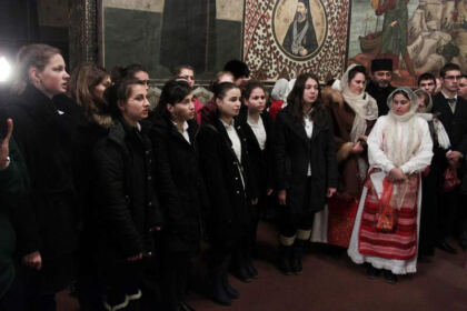 IPS Părinte Casian colindat la Catedrala arhiepiscopala – fotografia 7