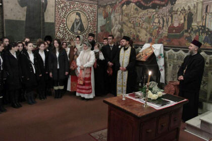 IPS Părinte Casian colindat la Catedrala arhiepiscopala – fotografia 8