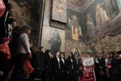 IPS Părinte Casian colindat la Catedrala arhiepiscopala – fotografia 11