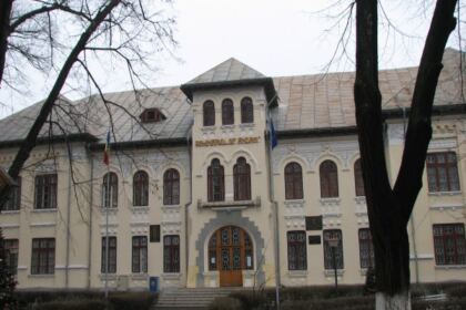 Simpozion dedicat poetului national Mihai Eminescu la Seminarul Teologic „Sfântul Apostol Andrei” din Galaţi – fotografia 5