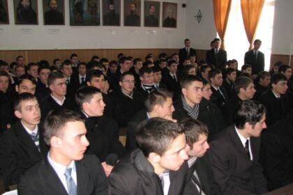 Simpozion în cinstea Sfinţilor Trei Ierarhi la  Seminarul Teologic „Sfântul Apostol Andrei” din Galati – fotografia 3