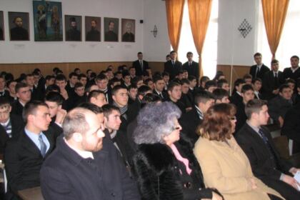 Simpozion în cinstea Sfinţilor Trei Ierarhi la  Seminarul Teologic „Sfântul Apostol Andrei” din Galati – fotografia 6