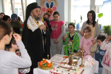 Hramul Spitalului de copii „Sfinţii doctori fără de arginţi Chir şi Ioan” din Galaţi – fotografia 3