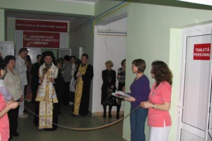 Hramul Spitalului de copii „Sfinţii doctori fără de arginţi Chir şi Ioan” din Galaţi – fotografia 12