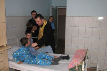 Hramul Spitalului de copii „Sfinţii doctori fără de arginţi Chir şi Ioan” din Galaţi – fotografia 13
