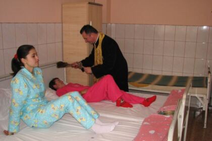 Hramul Spitalului de copii „Sfinţii doctori fără de arginţi Chir şi Ioan” din Galaţi – fotografia 15