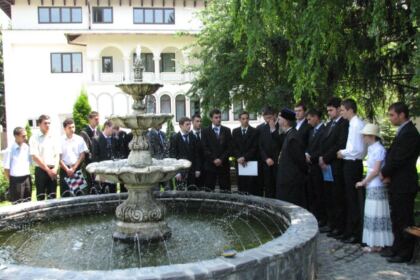 Binecuvântarea absolvenţilor Seminarului Teologic „Sf. Ap. Andrei” din Galaţi pentru înscrierea la facultăţile de teologie – fotografia 6