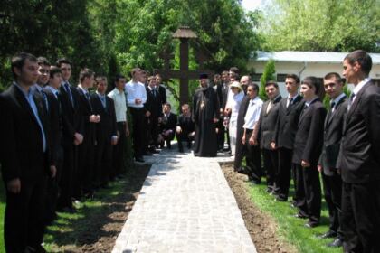 Binecuvântarea absolvenţilor Seminarului Teologic „Sf. Ap. Andrei” din Galaţi pentru înscrierea la facultăţile de teologie – fotografia 8