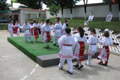 Manifestări cultural-artistice de Ziua Copilului la Aşezământul „Sfântul Vasile cel Mare” din municipiul Galaţi – fotografia 5