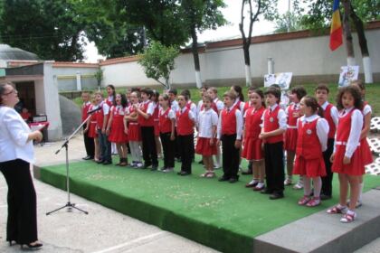 Manifestări cultural-artistice de Ziua Copilului la Aşezământul „Sfântul Vasile cel Mare” din municipiul Galaţi – fotografia 7