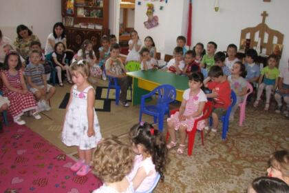 Manifestări cultural-artistice de Ziua Copilului, la Grădiniţa parohială „Familia” din municipiul Brăila – fotografia 2