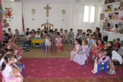 Manifestări cultural-artistice de Ziua Copilului, la Grădiniţa parohială „Familia” din municipiul Brăila – fotografia 5