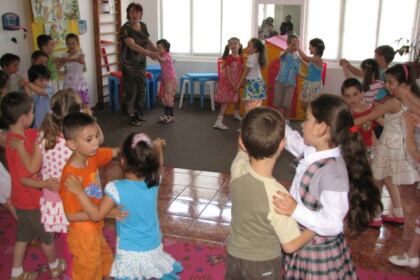 Manifestări cultural-artistice de Ziua Copilului, la Grădiniţa parohială „Familia” din municipiul Brăila – fotografia 9