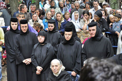 Sărbătoarea Sfintei Treimi – Hramul Mănăstirii Buciumeni din judeţul Galaţi – fotografia 14