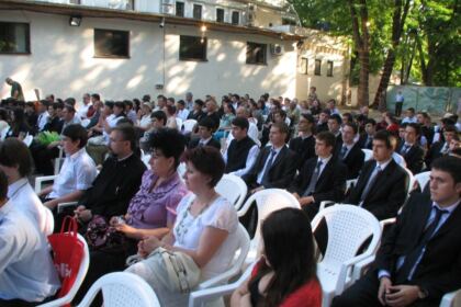 Festivitatea de premiere şi serbarea de sfârşit de an la Seminarul Teologic „Sfântul Apostol Andrei” din Galaţi – fotografia 4