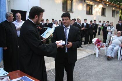 Festivitatea de premiere şi serbarea de sfârşit de an la Seminarul Teologic „Sfântul Apostol Andrei” din Galaţi – fotografia 9