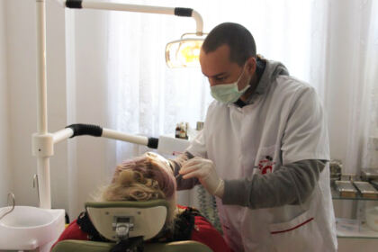 Hramul Centrului de asistenţă medicală „Sfinţii Doctori fără de Arginţi Cosma şi Damian” – fotografia 3
