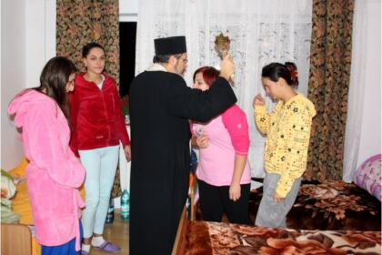 Sfinţirea căminelor studenţeşti – fotografia 22