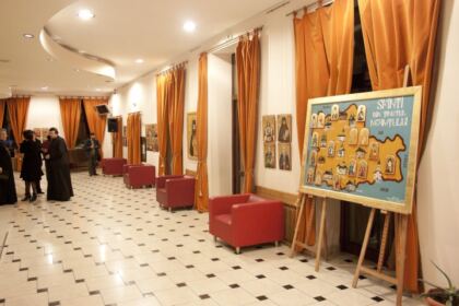 Concert de muzică bizantină și expoziție de icoane la Teatrul Nae Leonard din Galați – fotografia 3