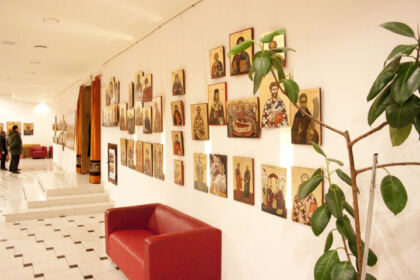 Concert de muzică bizantină și expoziție de icoane la Teatrul Nae Leonard din Galați – fotografia 7