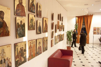 Concert de muzică bizantină și expoziție de icoane la Teatrul Nae Leonard din Galați – fotografia 11