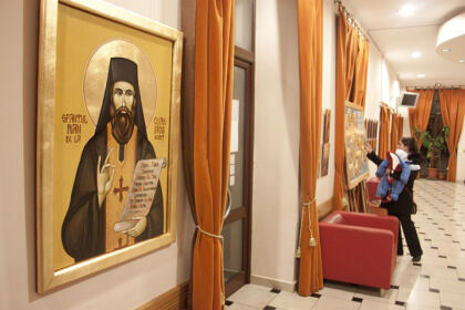 Concert de muzică bizantină și expoziție de icoane la Teatrul Nae Leonard din Galați – fotografia 12