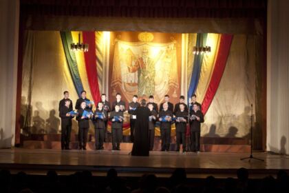 Concert de muzică bizantină și expoziție de icoane la Teatrul Nae Leonard din Galați – fotografia 14