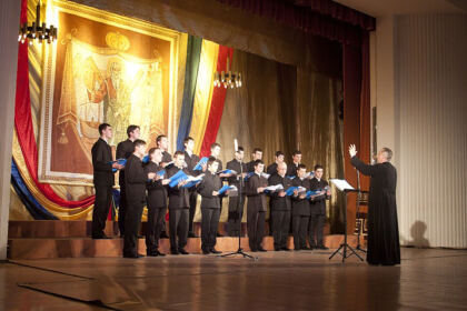 Concert de muzică bizantină și expoziție de icoane la Teatrul Nae Leonard din Galați – fotografia 18