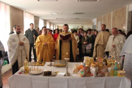 Sfântul Nectarie şi Sfântul Apostol Andrei la Spitalul Judeţean din Galaţi – fotografia 7