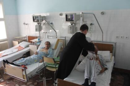 Sfântul Nectarie şi Sfântul Apostol Andrei la Spitalul Judeţean din Galaţi – fotografia 35