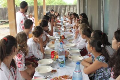 Cea de-a XVI-a ediţie a taberei de tineret din parohia Viziru de Jos, judeţul Brăila – fotografia 19