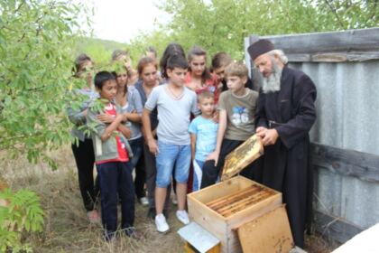 Tabăra de copii de la Mănăstirea Cârlomăneşti, judeţul Galaţi – fotografia 8
