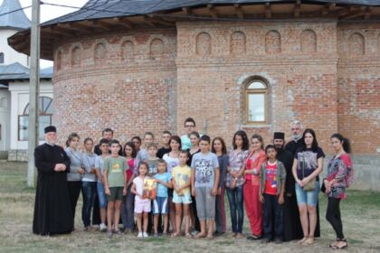 Tabăra de copii de la Mănăstirea Cârlomăneşti, judeţul Galaţi – fotografia 12