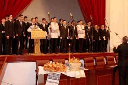 Concert de colide „Dalbe flori de colind“, la Dunărea de Jos – fotografia 1