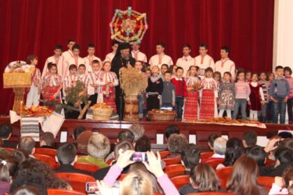 Concert de colide „Dalbe flori de colind“, la Dunărea de Jos – fotografia 17