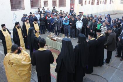 Procesiunea „Călători pe cărările sfinţilor“ la Penitenciarul din Brăila – fotografia 5