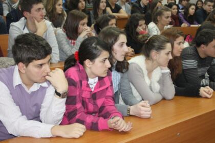 Întâlnire duhovnicească la Colegiul Naţional „Nicolae Bălcescu“ – fotografia 4