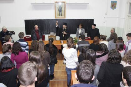 Întâlnire duhovnicească la Colegiul Naţional „Nicolae Bălcescu“ – fotografia 6