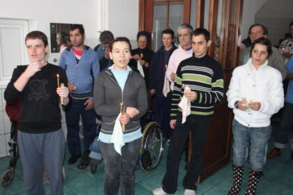 Activităţi filatropice în Arhiepiscopia Dunării de Jos, la Duminica Înfricoşătoarei Judecăţi – fotografia 5