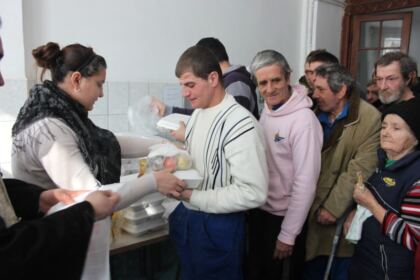 Activităţi filatropice în Arhiepiscopia Dunării de Jos, la Duminica Înfricoşătoarei Judecăţi – fotografia 8