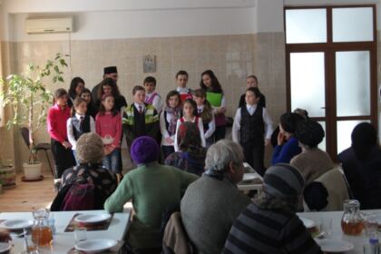 „Speranţe pentru vârsta a treia”- program cultural-artistice şi social-filantropice, în parohia „Pogorârea Duhului Sfânt“ – fotografia 1