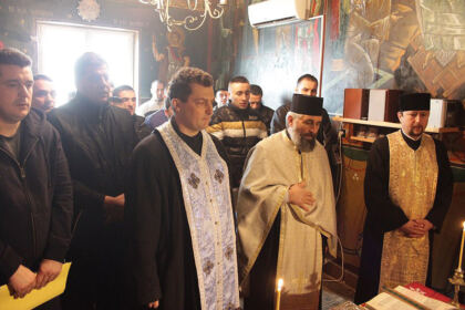 Sărbătoarea „Închinării cinstitului lanț al Sf.Ap. Petru” în Arhiepiscopia Dunării de Jos – fotografia 1