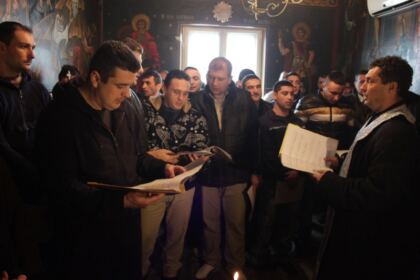 Sărbătoarea „Închinării cinstitului lanț al Sf.Ap. Petru” în Arhiepiscopia Dunării de Jos – fotografia 16