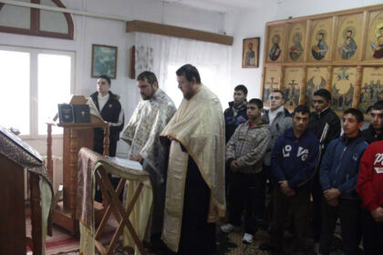 Sărbătoarea „Închinării cinstitului lanț al Sf.Ap. Petru” în Arhiepiscopia Dunării de Jos – fotografia 1