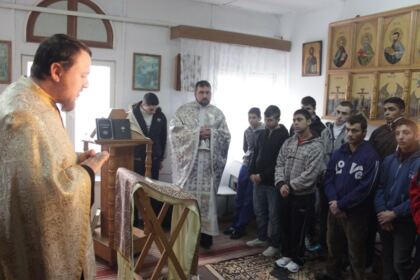 Sărbătoarea „Închinării cinstitului lanț al Sf.Ap. Petru” în Arhiepiscopia Dunării de Jos – fotografia 9